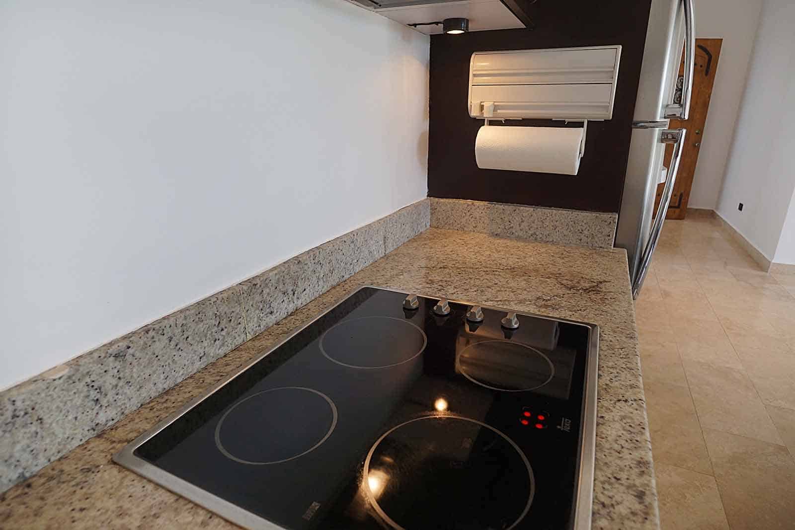 Casa Blanca D3 cooktop and oven