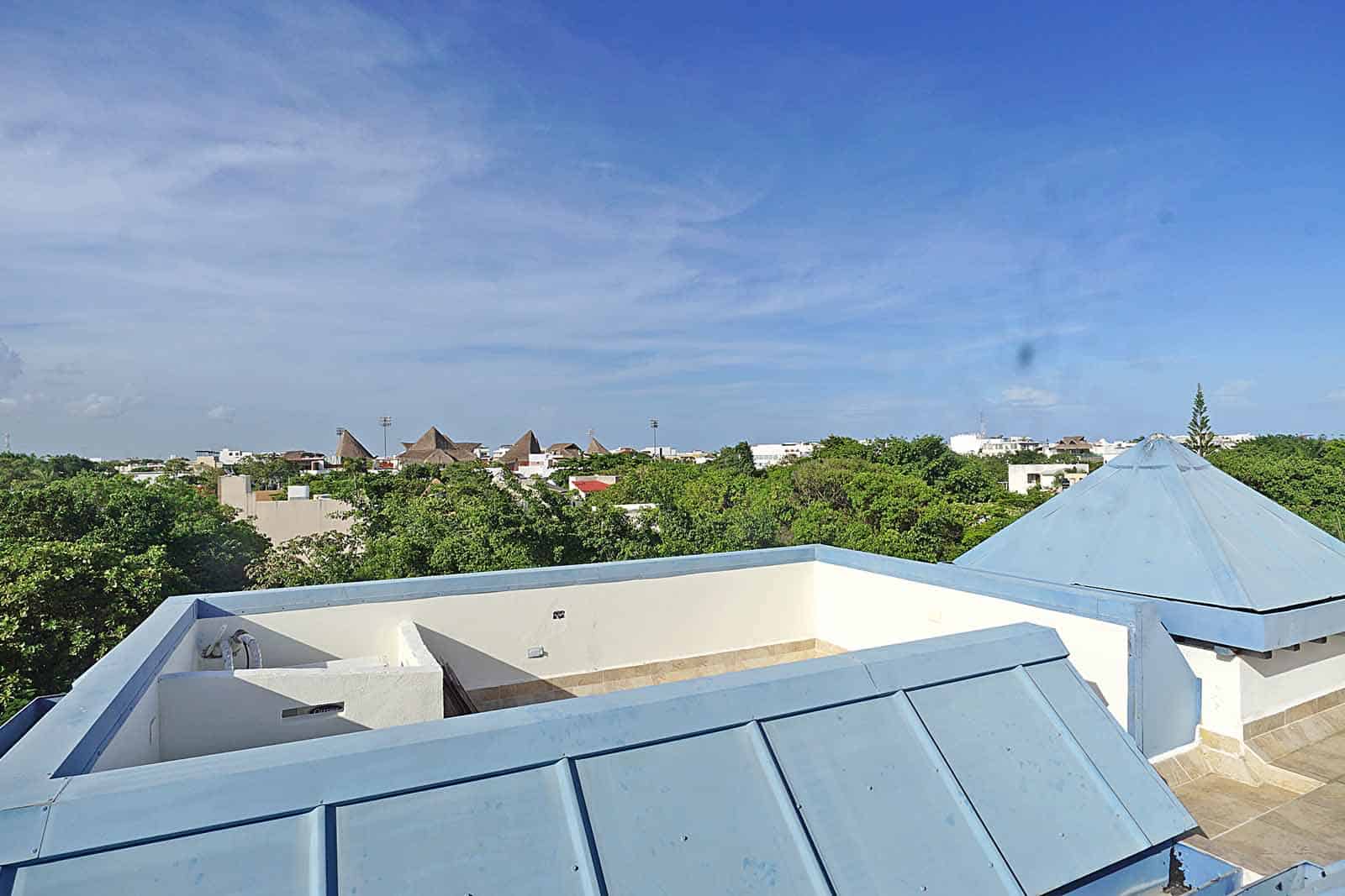 Casa Blanca D3 rooftop green view